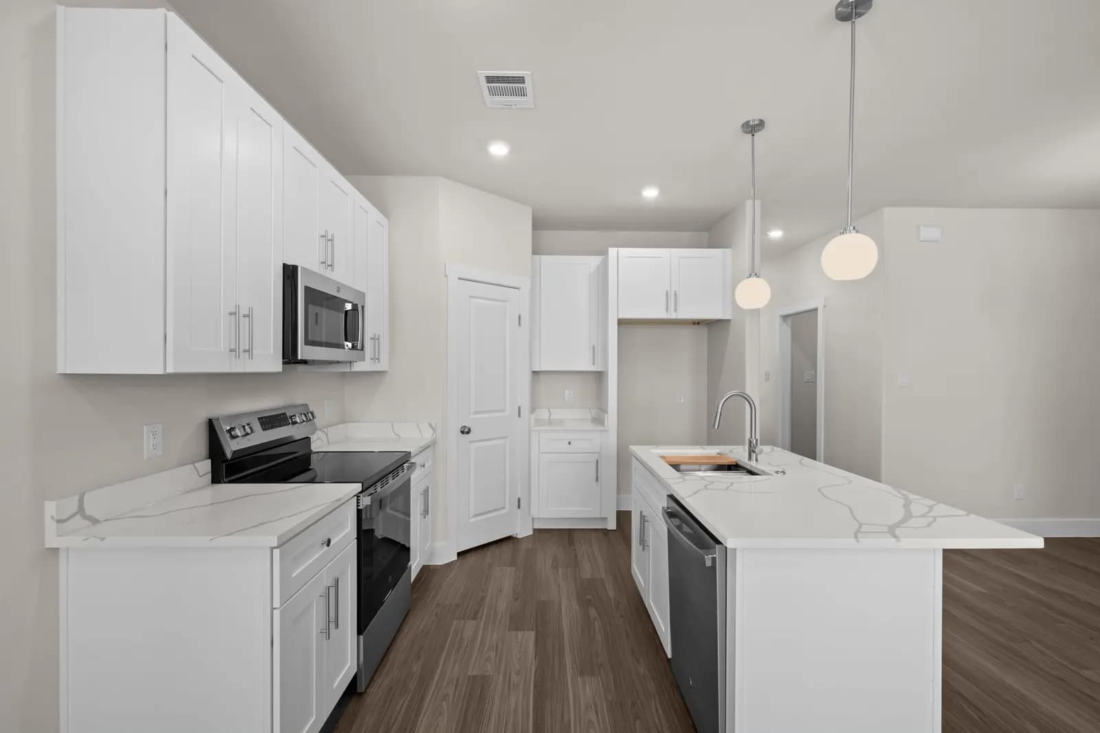 15-web-or-mls-932-bosque-river-dr.jpg