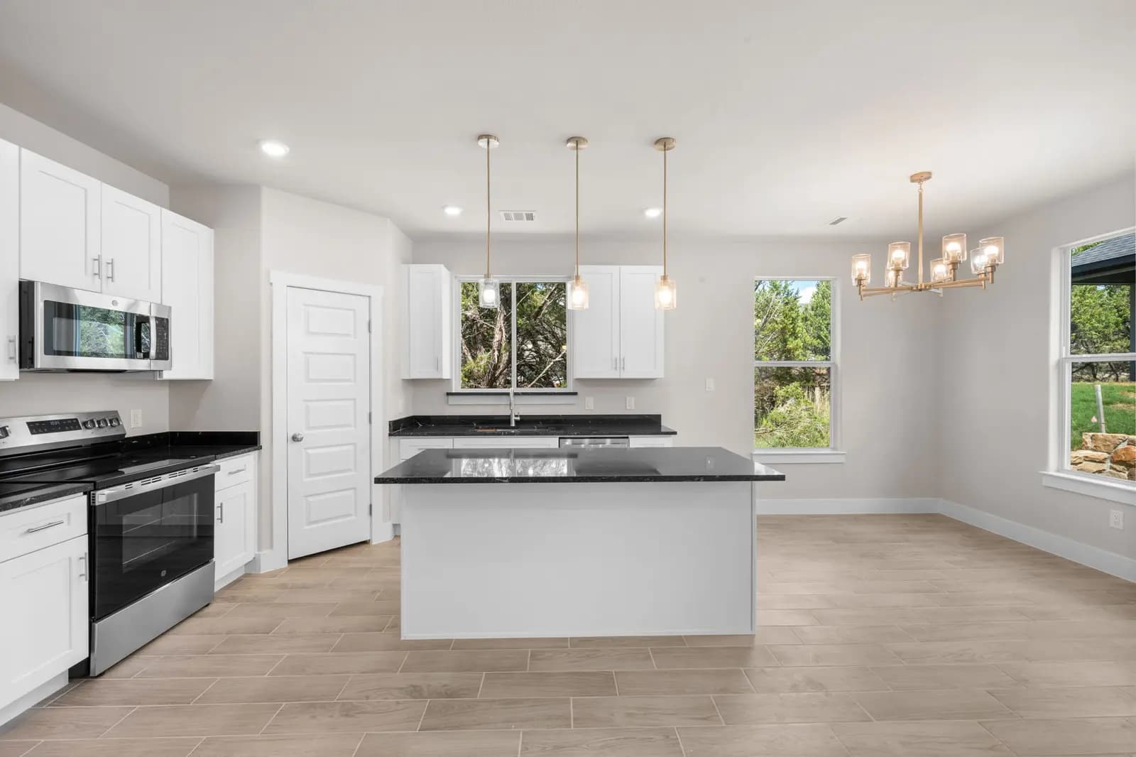 11-web-or-mls-5621-san-jacinto-dr.jpg