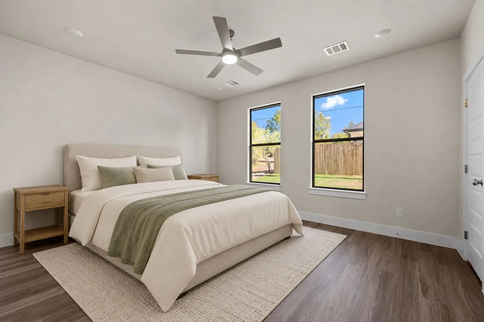 23-web-or-mls-933-nacogdoches-river-dr.jpg